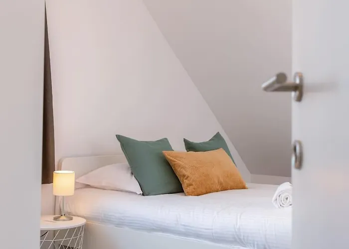 Maison Stellaross - *